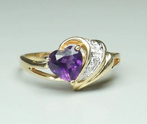 14K Yellow Gold ❤Heart❤ Shaped Amethyst Diamond Ring 2.3 Gr Sz 5.75 | eBay Heart Shaped Amethyst, Amethyst And Diamond Ring, Macro Lens, Rocks And Gems, Gold Set, Gold Heart, Heart Of Gold, Heart Shape, Gold Accents