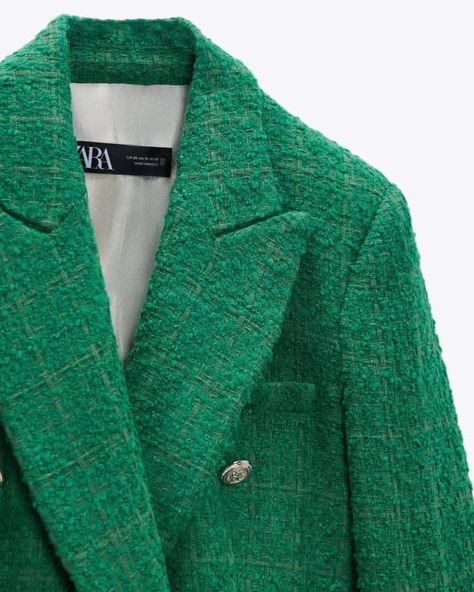 Z A R A Tweed blazer Blazer with lapel collar, long sleeves, and shoulder pads. Front flap pockets. Front double-breasted closure with embossed gold buttons. Color: Green Price: 4,700 Sizes: M, L Disclaimer: Wardrobe Haven is not associated with this brand. Green Tweed Blazer, Boots And Leggings, Green Tweed, Zara Blazer, Long Sleeve Blazers, Tweed Blazer, Breasted Blazer, Double Breasted Blazer, Business Attire