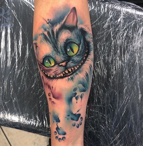 Dark Alice In Wonderland Tattoo Ideas, Chesire Cat Tattoos, Dark Tattoo Designs, Dark Tattoo Ideas, Dark Disney Tattoo, Cheshire Cat Tattoo, Gotik Tattoo, Alice In Wonderland Tattoo, Tim Burton Tattoo