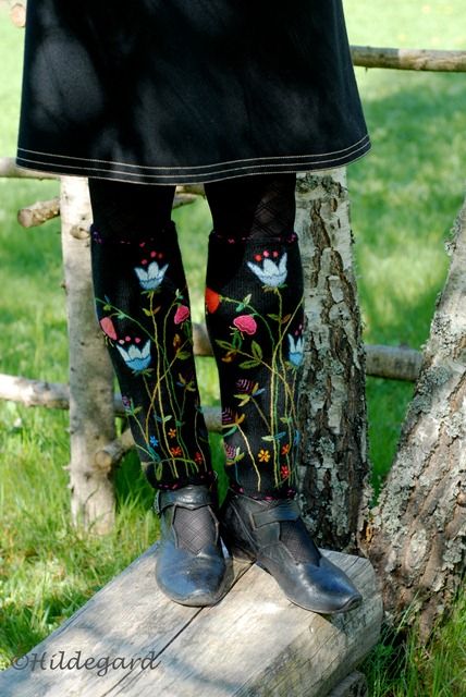 Estionian embroidered leggings~Image © Hildegard/ Sandra Urvak Estonian Embroidery, Muhu Tikand, Folklore Style, Magic Embroidery, Embroidered Leggings, Crochet Stocking, Mexican Textiles, Folk Style, Colorful Embroidery