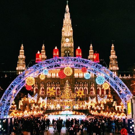 Christmas Markets in Berlin – Germany (2019) - All You Need To Know Berlin Christmas Market, Berlin Christmas, Spanish Christmas, Schönbrunn Palace, Austrian Recipes, Prague Travel, Best Christmas Markets, Christmas Markets Europe, Traditional Christmas Decorations