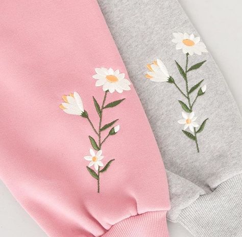 Flower Embroidered Sleeve Sweatshirt Sweatshirt Embroidery Ideas, Etsy Sweatshirts, Pattern Sweaters, Sweatshirt Diy, Sweatshirt Ideas, Hand Embroidery Patterns Free, Clothes Embroidery Diy, Sweatshirt Embroidery, Flower Sleeve