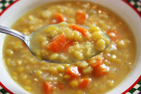 French Canadian Pea Soup - Jenny Can Cook French Canadian Pea Soup, Canadian Pea Soup, Canadian Foods, Jenny Can Cook, Soup Seafood, Canadian Recipes, Pea Soup Recipe, Canadian Cuisine, Jenny Jones