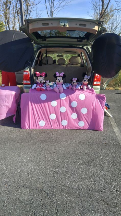 Minnie Mouse Trunk or Treat Minnie Mouse Trunk Or Treat Ideas, Minnie Mouse Trunk Or Treat, Halloween Trunk Or Treat, Trunk Or Treat Ideas, Halloween Costumes For Work, Mickey Theme, Treat Ideas, Mini Mouse, Trunk Or Treat