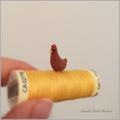 Miniature Crochet Patterns Free, Micro Crochet Pattern Free, Crochet Hen, Miniature Knitting, Tiny Crochet, Butterfly Tutorial, Miniature Crochet, Micro Crochet, Crochet Butterfly