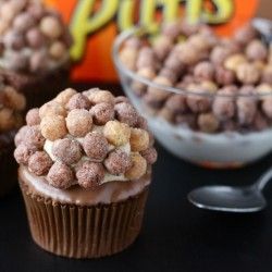 Reese’s Puffs Cupcakes Peanut Butter Icing, Reese's Puffs, Cinnamon Toast Crunch, S'mores, Yummy Cupcakes, Chocolate Cupcakes, Sweets Treats, Cupcake Recipes, Let Them Eat Cake