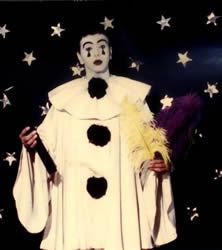 1920 Clown, Types Of Clowns, Pierrot Costume, Elvis Costume, Pierrot Clown, Low Riding, Saint George's, Send In The Clowns, Night Circus