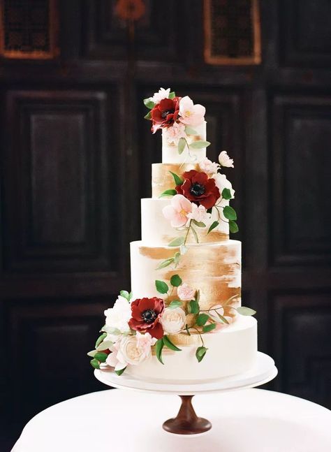 Wedding Cake With Flowers, Old World Wedding, Cake With Flowers, Downtown Nyc, Creative Wedding Cakes, Floral Wedding Cakes, Wedding Cake Table, Gorgeous Wedding Cake, Gold Wedding Cake