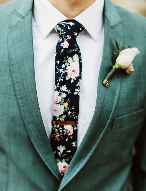 floral tie with green suit Green Suit Floral Tie, Floral Wedding Suit, Groomsmen Green, Green Floral Tie, Cultural Wedding, Floral Ties, Multi Cultural, Hipster Wedding, Wedding Groomsmen