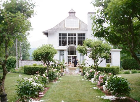 The Best and Most Picturesque Wedding Venues in New England - Over The Moon Wedding Venues New England, Berkshires Wedding, New England Wedding Venues, England Wedding Venues, Stockbridge Massachusetts, Vineyard Wedding Venues, Massachusetts Wedding Venues, New England Garden, The Berkshires