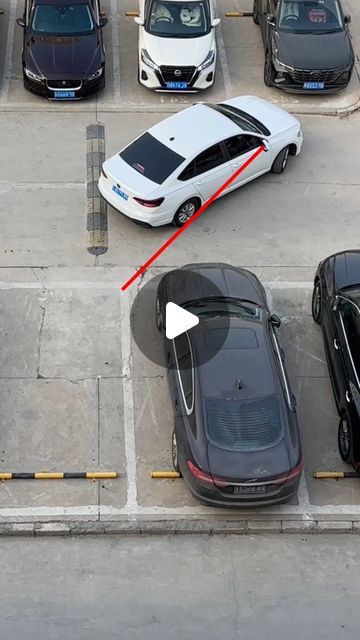 聪哥说车 on Instagram: "A video to help you understand how to park your car #driving #car #tips #drivinglessons #park" Driving Tips For Beginners, Learn Car Driving, Driving Basics, Car Life Hacks, Dad Advice, Car Tips, Reverse Parking, Driving Instructor, Driving Car