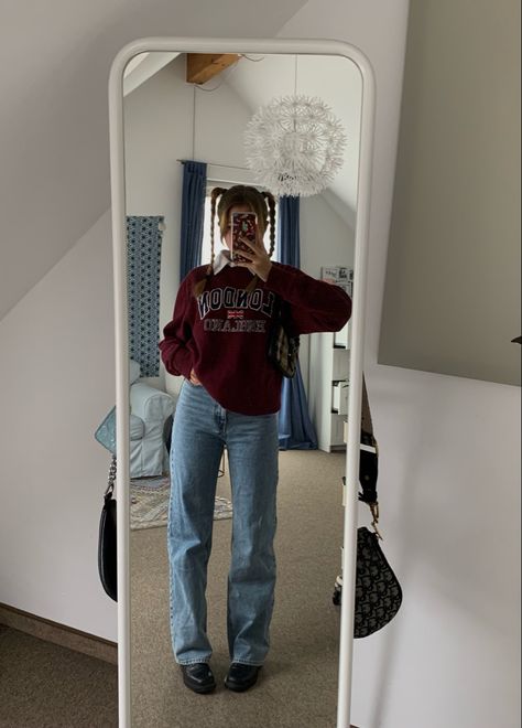 Outfits With Mom Jeans For School, Straight High Wasted Jeans, Straight Leg Baggy Jeans, Straight Leg Jeans Outfits Aesthetic, Straight Leg Jeans Fall Outfits, Straight Baggy Jeans Outfit, Straight Baggy Jeans, Strait Leg Jeans, Straight Leg Jeans Outfits Fall 2023