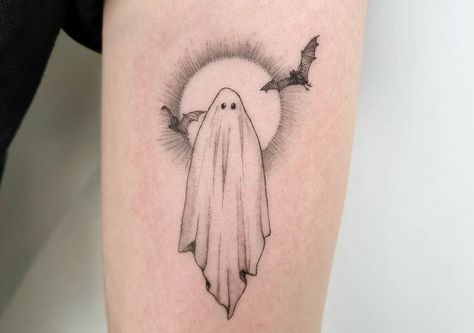 Ghost Tattoo Ideas, Cute Halloween Tattoos, Bats Tattoo Design, Pumpkin Tattoo, Tattoos Infinity, Bat Tattoo, Ghost Tattoo, Inspiration Tattoo, Tattoos Geometric