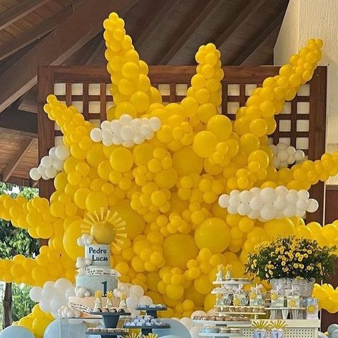 Sunshine Balloon Arch, Sun Balloon, Birthday Decors, Balloon Inspiration, Sunshine Birthday Parties, Future Boy, Rainbow Parties, Nephew Birthday, Sunshine Birthday