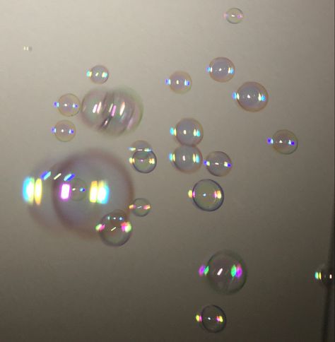 Bubbles Aesthetic, Bubble Aesthetic, Feferi Peixes, Old Poetry, Header Pictures, Art Wallpaper Iphone, Aesthetic Pastel Wallpaper, Black And White Aesthetic, Pastel Wallpaper