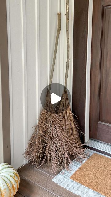 Chelsea Faulkner Vittatoe on Instagram: "🧹 Besom: A traditional broom made from a bundle of twigs tied to a sturdy pole.

When my neighbors clear their land, I pillage. 👻 The twine is from the @dollartree but the rest was free! Making these charming brooms is probably my favorite Halloween craft ever. They’re so easy to make and a fun activity to do with the kiddos. My son loved going on a ‘stick hunt’ with mommy. 😂

The rest of my Halloween porch decor is linked in my LTK and Amazon storefront in my bio. 🎃

#halloween #halloweendecor #halloweencrafts #halloweendiy" Halloween Porch Decor, Halloween Porch Decorations, Love Is Gone, Fun Activities To Do, Halloween Porch, Halloween Craft, Amazon Storefront, Brooms, Son Love