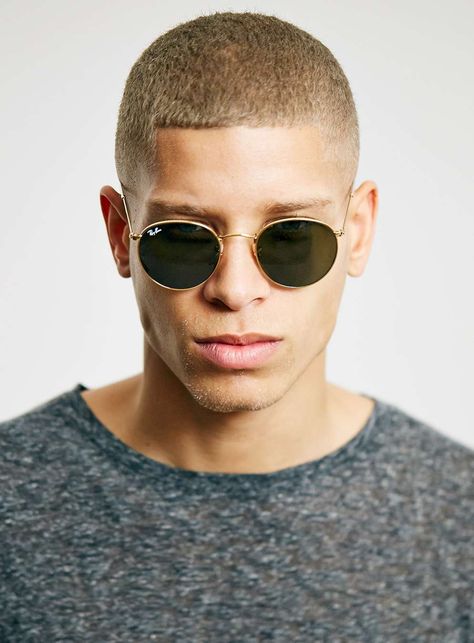 Rayban Round Metal Men, Rayban Round Metal, Rayban Sunglasses Mens, Vintage Ray Ban, Ray Ban Round, Glasses Inspo, Mens Photoshoot, Ray Ban Round Sunglasses, Round Sunglasses Men