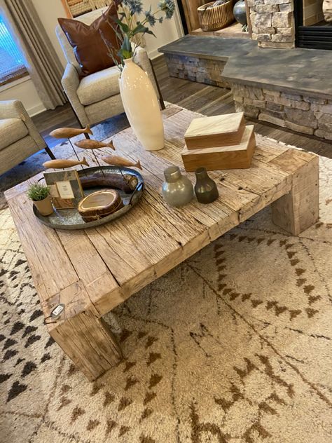 Reclaimed Wood Coffee Table Diy, Living Room Wooden Table, Living Room Cottagecore, Cape Woolamai, Wood Coffee Table Diy, Wood Staff, Mexican Interior Design, Western Bedroom Decor, Cabin Furniture