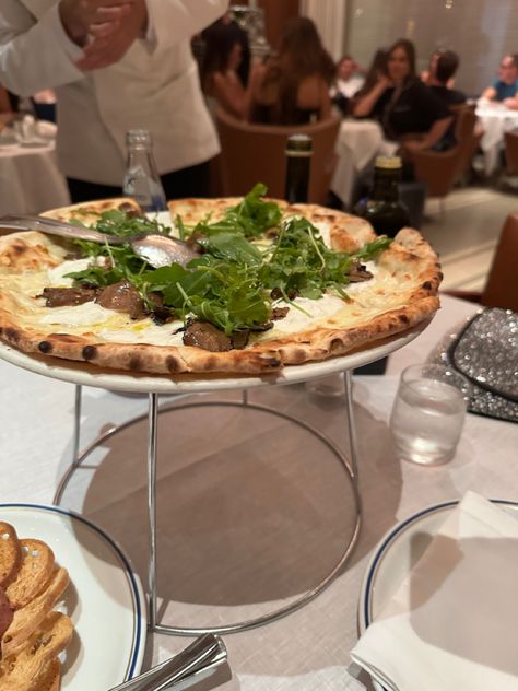 Truffle pizza in the famous cipriani restaurant Cipriani Restaurant, Truffle Pizza, Georgina Sparks, Girl Therapy, Dubai Vacation, Architecture Design Sketch, Nyc Girl, Yummy Eats, Insta Inspo