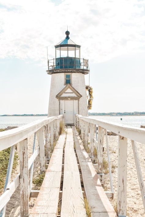 Styling Harvard Travels: Spring in Nantucket - Styling Harvard Nantucket Aesthetic Wallpaper, Nantucket Wall Art, Nantucket Painting, Nantucket Photography, Lighthouse Video, Nantucket Spring, Nantucket Vibes, Nantucket Trip, Hotel Nantucket