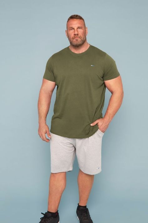 Big And Tall Men Outfits, Big Guys Fashion, Outfits For Big Men, Stocky Men, Accel World, Mens Leather Clothing, Big Men Fashion, Tall Men, Mens Shorts Summer