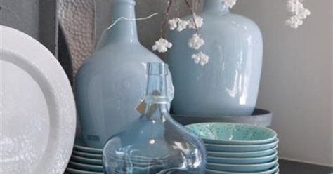 Herfstsferen - Inspiratie - Woonwinkel 't Klooster | DECORATIE | Pinterest | Met, Vase and Pastel Concrete Counter, Diy Countertops, Deco Floral, Concrete Countertops, Kitchen Projects, Blue Decor, Bottles And Jars, Counter Top, Decoration Design