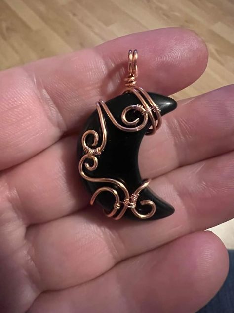 Wire Wrapped Pentagram, Moon Wire Wrapped Pendant, Moon Wire Wrap, Crystal Wrapping, Wire Wrapping Beads, Wire Wrapped Moon, Metal Bender, Wire Jewelry Patterns, Pendant Ideas