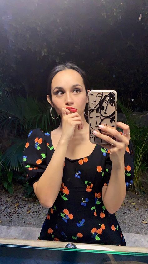 Melissa Robles, Photos Tumblr, Songs To Sing, Outfits Casuales, Glow Up?, Ukulele, Celebrity Crush, Korean Girl, Celebrities