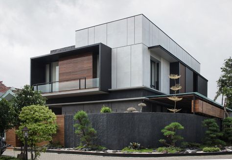 Japanese Modern House Design, Cantilever Architecture, Japanese Modern House, Detail Arsitektur, Eksterior Modern, Design Architect, Facade Architecture, Facade Design, Modern Exterior