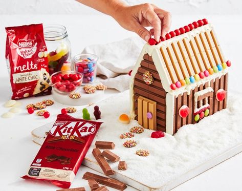 Easy KITKAT Christmas House | Recipes.com.au Kitkat Gingerbread House, Kitkat House, Kitkat Christmas, Australian Foods, Advent Calendar Diy, Christmas Trifle, Holiday Snack, Edible Christmas Gifts, Christmas Sweet Treats