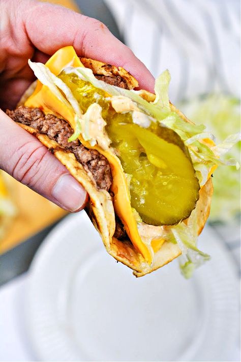 Keto Big Mac Smash Burgers - 2 Net Carbs Per Serving Zero Net Carb Tortillas Recipes, Keto Smash Burger, Keto Big Mac Sauce, Keto Big Mac, Big Mac Sauce, Street Taco, Mac Sauce, Smash Burgers, Keto Burger