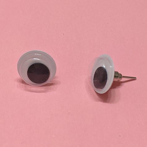 Googly Eye Stud Earrings, Lesbian Earrings, Quirky Earrings, Kitchy, Novelty Earrings - Etsy Googly Eye Earrings, Cool Earings Ideas, Weird Stud Earrings, Fun Earrings Studs, Funky Stud Earrings, Funky Earrings Vintage, Cute Earrings Diy, Funky Earrings Diy, Cool Earrings Unique