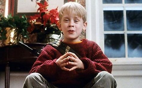 Kevin Mcallister, Home Alone Movie, Kevin Mccallister, Gangster Movies, Best Christmas Movies, Classic Christmas Movies, Macaulay Culkin, John Hughes, Luke Perry