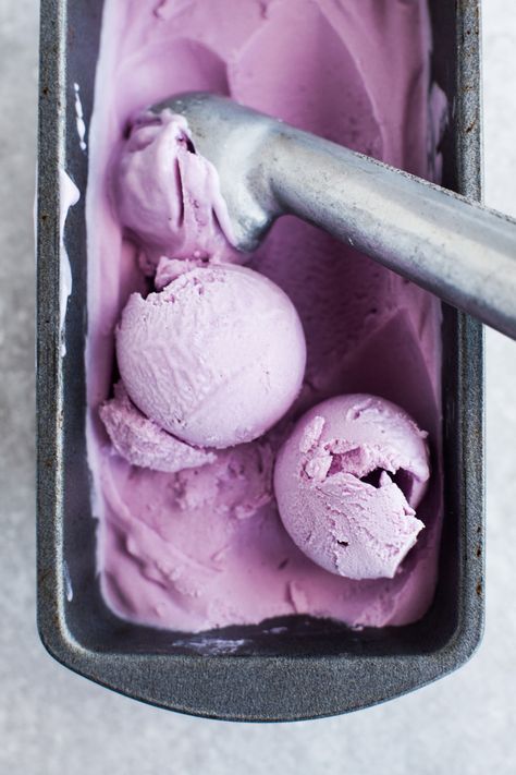 Purple Sweet Potato Ice Cream | potluck at ohmyveggies.com Sweet Potato Ice Cream, Potato Ice Cream, Vegan Popsicles, Vegan Ice Cream Recipe, Purple Sweet Potato, Dairy Free Ice Cream, Purple Sweet Potatoes, Ice Cream Popsicles, Vegan Ice Cream