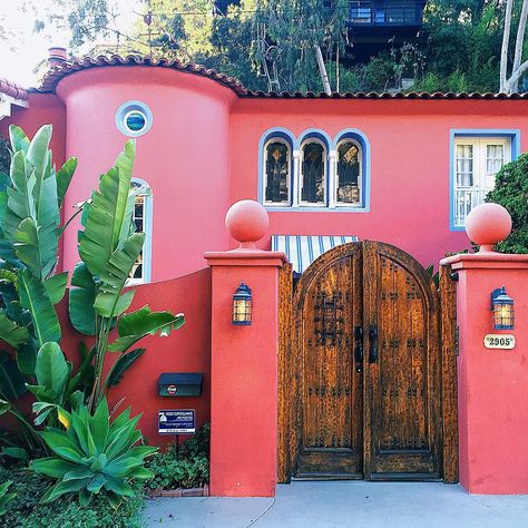 Mexican House Exterior, Pink House Exterior, Coral House, Mexican Hacienda, Coral Blush, Casa Exterior, Pink House, Spanish House, Tuscan Style