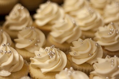 Pearl Cupcakes, White Cupcakes, Easy Cupcakes, Wedding Cakes With Cupcakes, Shower Cupcakes, Pink Cupcakes, Cute Cupcakes, Wedding Cupcakes, Let Them Eat Cake