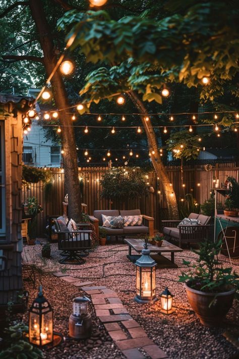 Backyard Cafe Light Ideas, Forest Backyard Aesthetic, Backyard Indoor Outdoor Space, Farmhouse Backyard Landscaping, Cafe Lights Backyard, Outside Patio Lights, Outdoor Patio Lighting, Cozy Outdoor Spaces, Backyard Forest