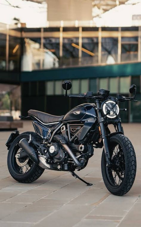 It stands out even in the most outstanding location. Have you already guessed? It's the Nightshift, the sophisticated one of the Next-Gen family. Discover more: https://ducat.it/Nightshift #NextGenFreedom #Ducati #ScramblerDucati #Nightshift Ducati Scrambler Nightshift, Ducati Bike, Ducati Scrambler, Handsome Asian Men, Bike Photo, Night Shift, Cafe Racers, Ducati, Cafe Racer