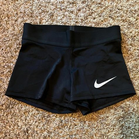 New With Tags Never Worn Used Or Tried On In Smoke Free Pet Free Environment Size: Xs Check Out My Page For Shoes Clothes And More Fast Shipping 1 Day Handling Made In Usa, Nike Items Made In The Usa Are Only Typically Done For Professional Athletes Like In The Case Of These Shorts. They Are Definitely A Different Feel From All The Other Shorts In This Type Of Style I Have Listed. They Are Made For Pro Runners These Are From The Year 2018 Waste: 10” Hip: 11” Front Rise: 5” Inseam: 3” Leg Opening Excersise Outfits, Nike Items, Estilo Nike, Nike Spandex Shorts, Compression Running Shorts, Shorts Nike Pro, Nike Clothes, Gymwear Outfits, Nike Spandex