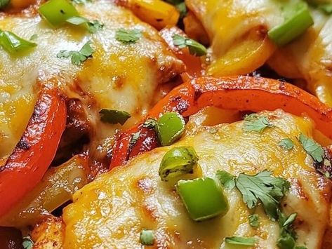 Sizzle and Melt: Cheesy Baked Fajita Chicken Recipe for a Texas-Inspired Dinner - NewsBreak Cheesy Baked Chicken Fajitas, Cheesy Baked Fajita Chicken, Baked Fajita Chicken, Smoked Pizza, Cheesy Baked Chicken, Summer Squash Casserole, Fajita Chicken, Baked Chicken Fajitas, Smoked Jalapeno