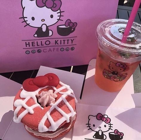 @s0fthunny999 on Instagram: “i literally feel like atlanta should have a sanrio store because why not” Cafe Hello Kitty, Desert Drinks, Meliodas And Elizabeth, Hello Kitty Gifts, Sanrio Store, Kawaii Dessert, Kitty Cafe, Hello Kitty Rooms, Hello Kitty Themes