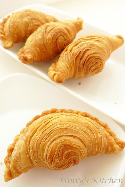 Resep Puff Pastry, Curry Puff Recipe, Curry Puffs, Curry Puff, Malaysian Dessert, Masakan Malaysia, Tandoori Masala, Puff Recipe, Savory Pastry