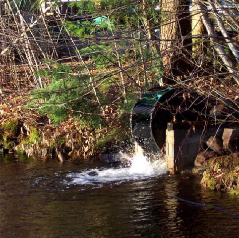 Making an Undershoot Water Wheel Solar Energy Projects, Water Powers, Hydro Electric, Energy Projects, Water Wheel, Camping Survival, Survival Prepping, Off Grid Living, Outdoor Survival