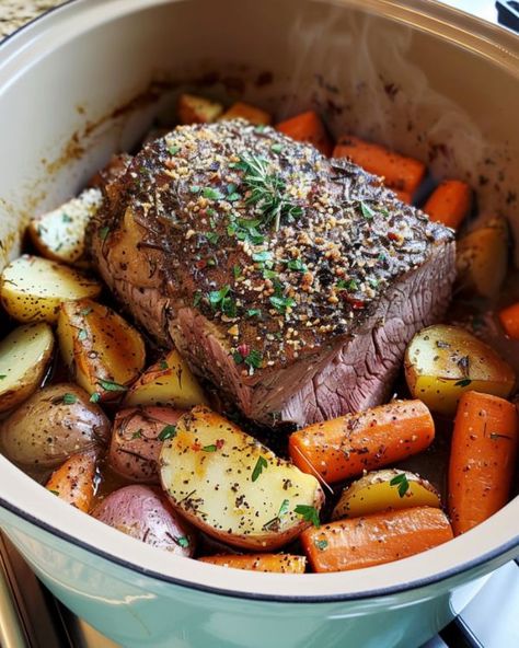 Amish Pot Roast Slow Cooker, Low Sodium Roast Crock Pot, Slow Cooker Pot Roast Recipes, Perfect Pot Roast, Slow Cooker Pot Roast, Pot Roast Recipe, Carrots Potatoes, Pot Roast Slow Cooker, Beef Chuck Roast