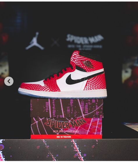 Avengers Shoes, Air Jordan 1s, Tenis Nike, Jordan 1s, Nike Shoes Jordans, Jordan Shoes Retro, Air Jordan 1 Retro, Flat Sneakers, Jordan 1 Retro High