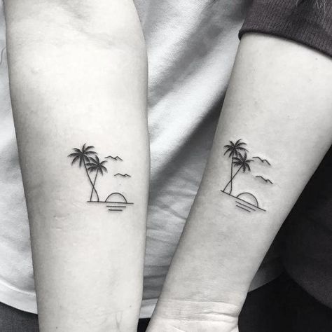 Tattoo Designs For Sisters, Best Sister Tattoos, Matching Sister Tattoo Ideas, Matching Sister Tattoo, Sisters Tattoos, Tattoo Ideas Meaningful, Sister Tattoo Ideas, Tattoos Cute, Small Matching Tattoos