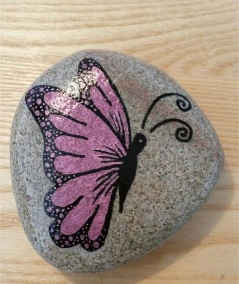 Diy Painted Rocks, Butterfly Ideas, Animals Butterfly, Painted Rock Animals, Painted Rocks Kids, Painted Rocks Craft, Painted Rocks Diy, Rock Painting Ideas Easy, Rock Painting Patterns