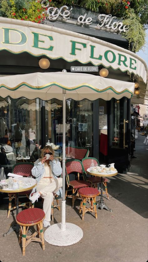 Natalie Zacek, Natalie Downey, Paris Photo Ideas, Paris Travel Photography, Paris Rooftops, France Aesthetic, Paris Vibes, Europe Aesthetic, Paris Girl