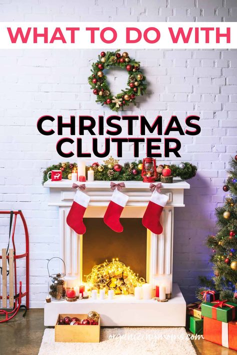 How to get rid of Christmas clutter once and for all. A no-nonsense strategy for decluttering and organizing Christmas decor, gifts, and more. Diy Home Library, Sustainable Christmas Decorations, Christmas Decor Gifts, Decluttering Challenge, Small House Organization, Decluttering And Organizing, Christmas Tips, Getting Organized At Home, Minimalist Christmas Decor