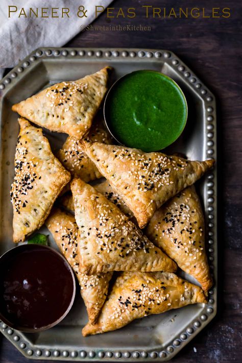 Paneer & Peas Triangles - Shweta in the Kitchen Curry Puffs, Pepperidge Farm Puff Pastry, Puff Pastry Filling, Indian Appetizers, Puff Recipe, Delicious Appetizer Recipes, Snacks Dishes, Pepperidge Farm, Paneer Recipes